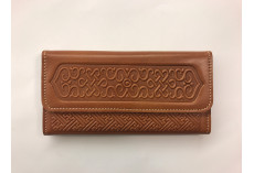 Kvalitní kožená peněženka s raženými ornamenty světle hnědá