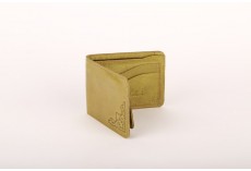 Kožená peněženka s raženým ornamentem v olivové barvě