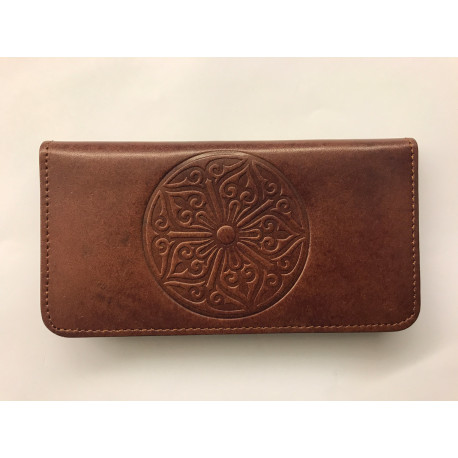 Jednoduchá kožená peněženka s květinovým ornamentem