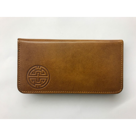 Jednoduchá kožená peněženka s raženým buddhistickým symbolem