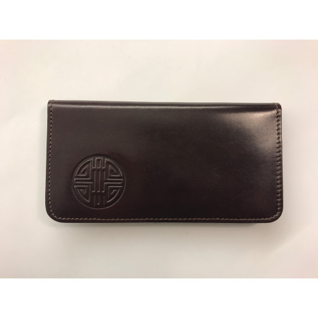 Jednoduchá kožená peněženka s raženým buddhistickým symbolem tmavě hnědá